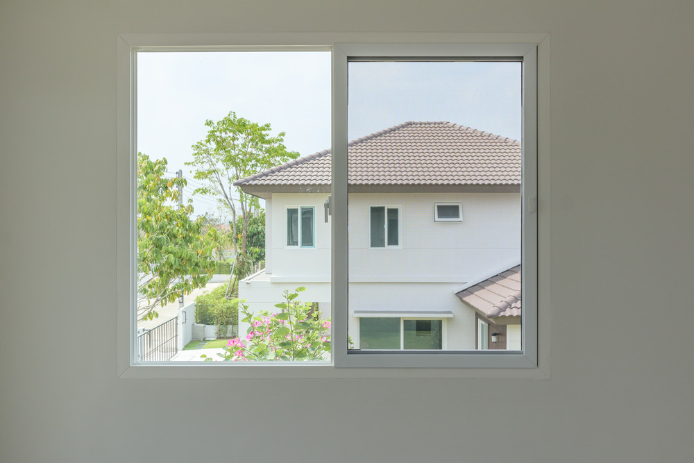 The Benefits of Replacement Sliding Windows