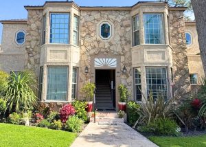Tan Anlin Window Installation in Toluca Lake, CA
