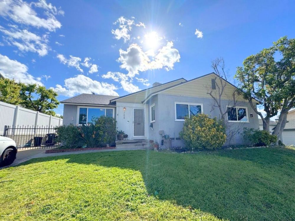 White Anlin Window Installation in Burbank, CA