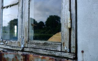 When Homeowners Should Consider Replacing Old Single Pane Windows