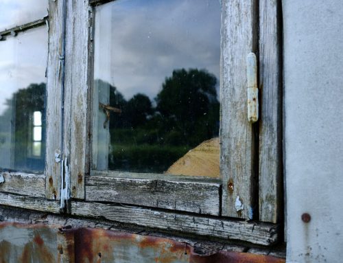 When Homeowners Should Consider Replacing Old Single Pane Windows