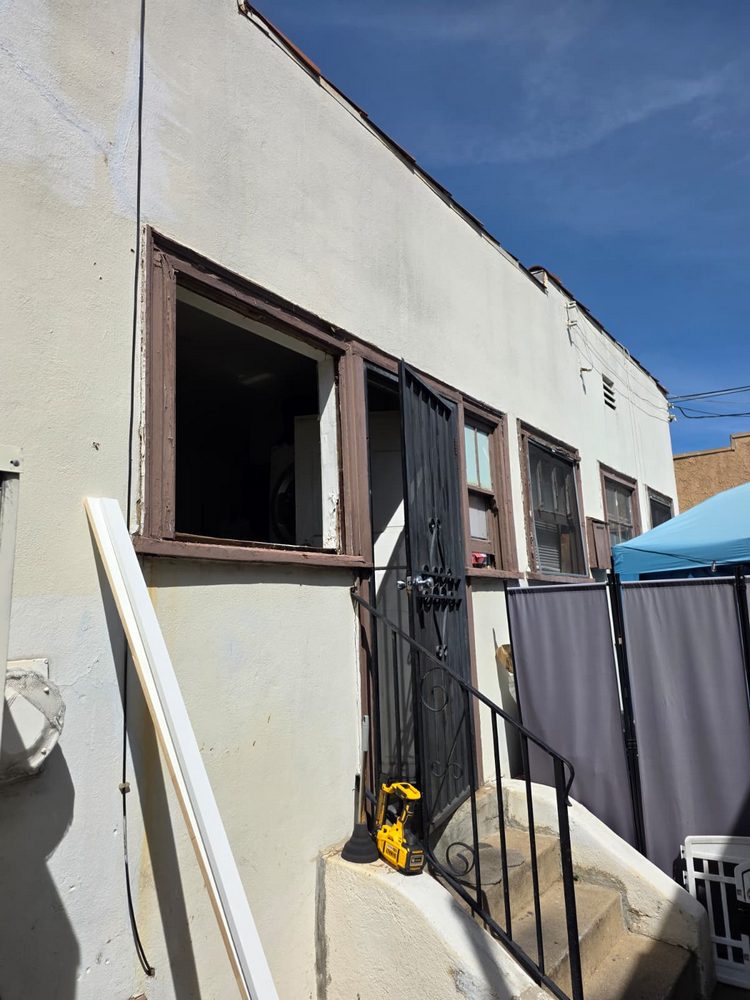 White Milgard Window Replacement in Los Angeles, CA (9)