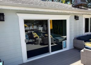 Americam Deluxe - Sliding Patio Door with Built-In Pet Door in Valley Village, CA (3)