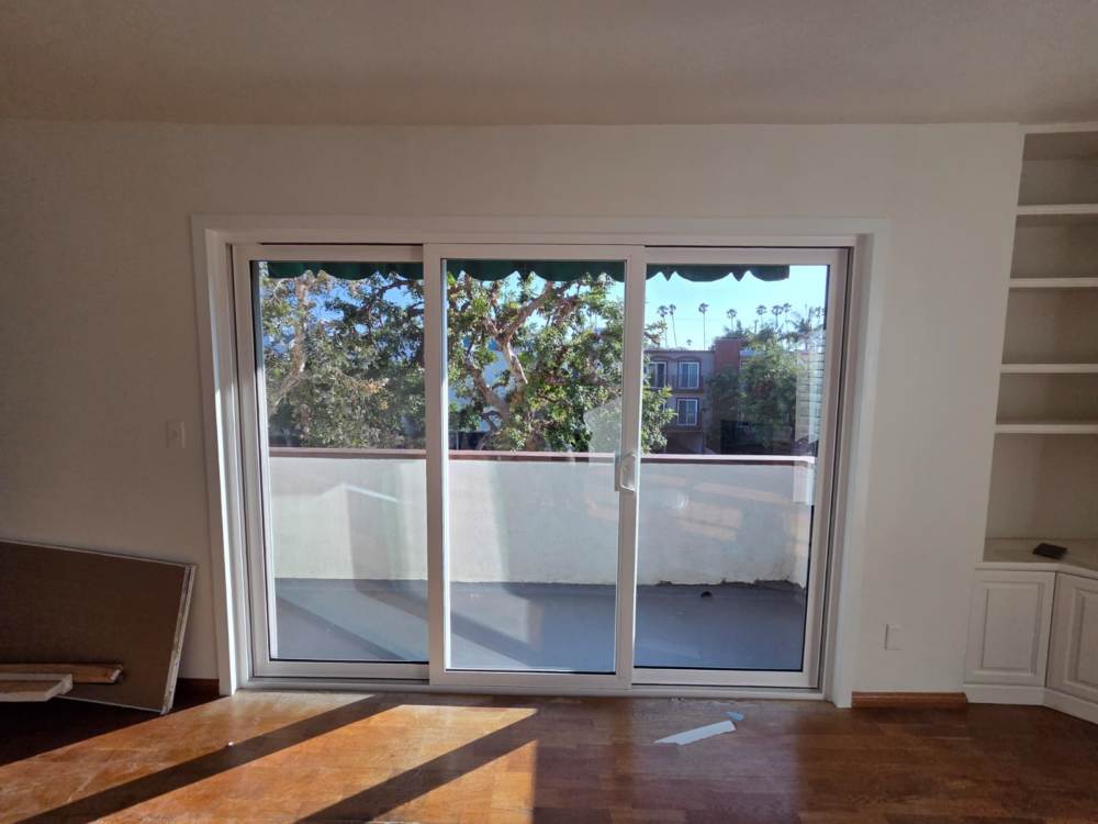 American Deluxe -White Milgard Tuscany Window and Sliding Patio Door Upgrades in Santa Monica, CA (4)
